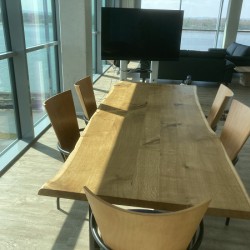 Kundenprojekt-Tischplatte-Eiche-Leimholz